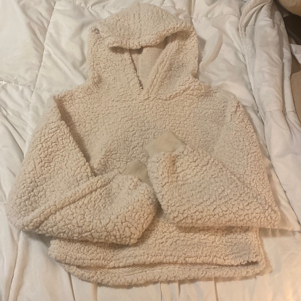 Fuzzy crop jacket very comfortable cream colored